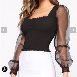 Fashion Nova black crop top with bubble sleeves